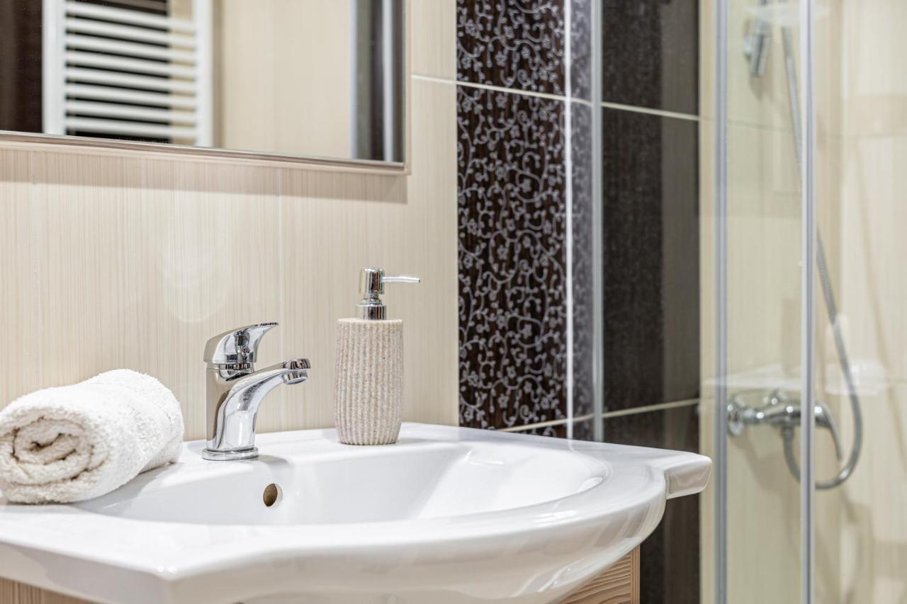 Ari Blue Apartment Ared In Kaufland Complex Arad Esterno foto